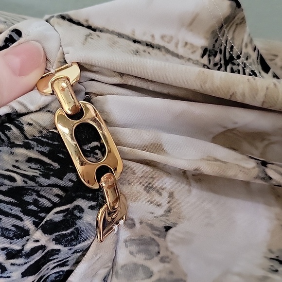 Carmen Marc Valvo animal print surplice top medium - Picture 5 of 7